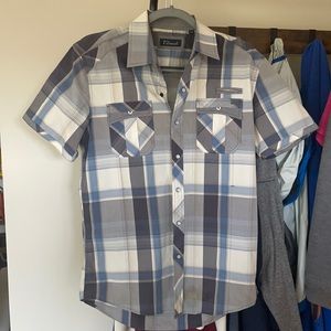 Button up t-shirt. 7 diamonds.